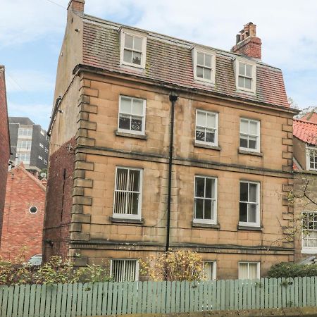 The Surfers Bolt Hole Apartment Whitby Exterior photo